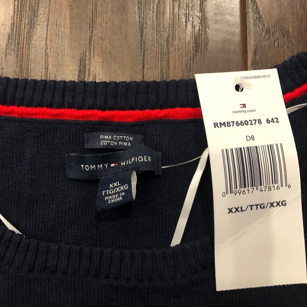 Tommy Hilfiger NWT Crewneck Red and Navy Sweater - Picture 4 of 6